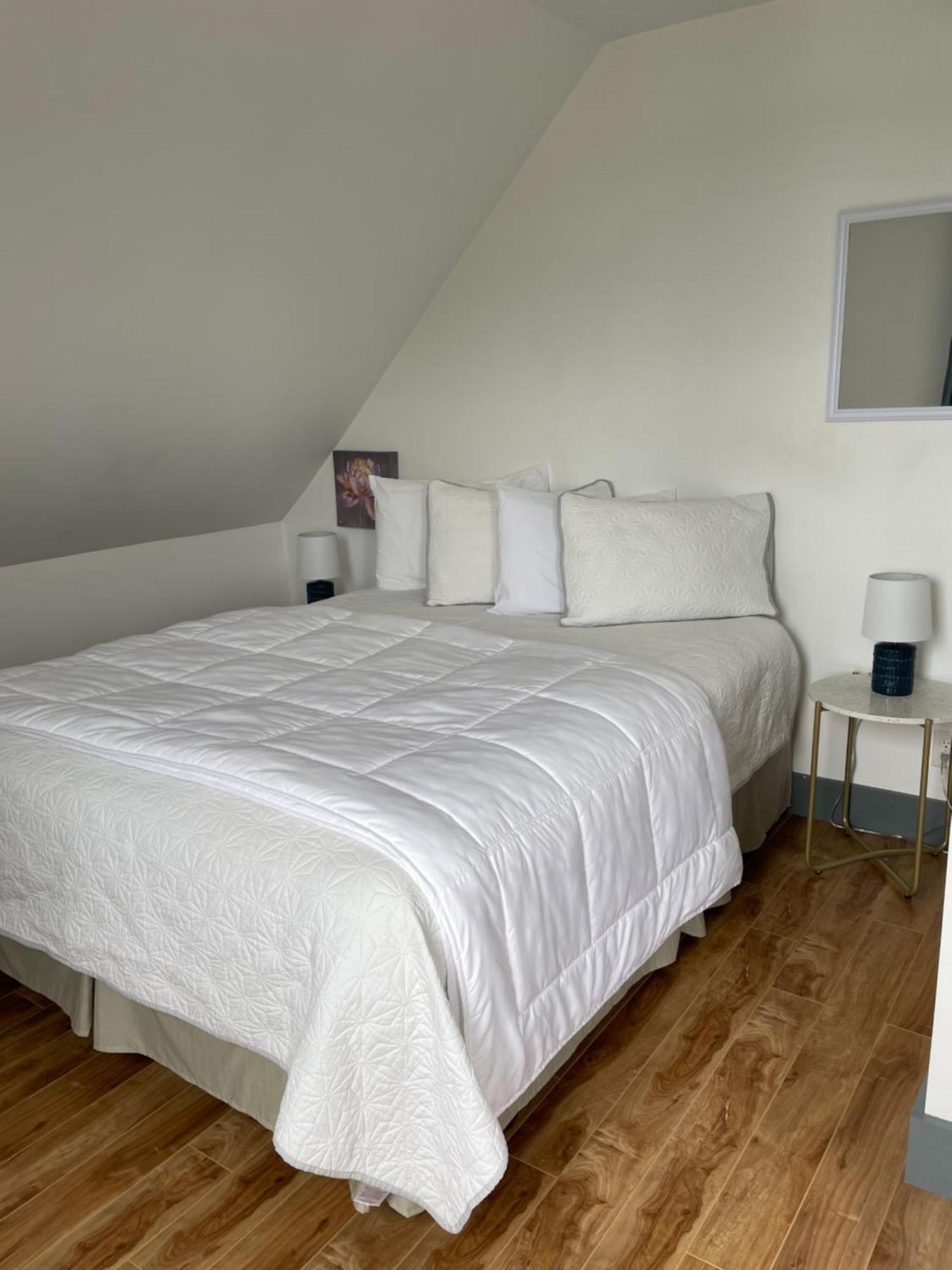 Still Point Lodge Deep Brook Екстериор снимка